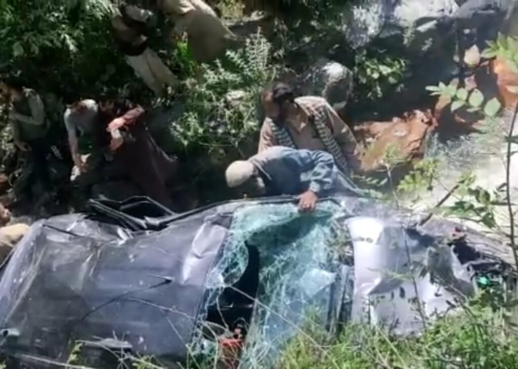 5 people were wounded in Kashmir road mishap
